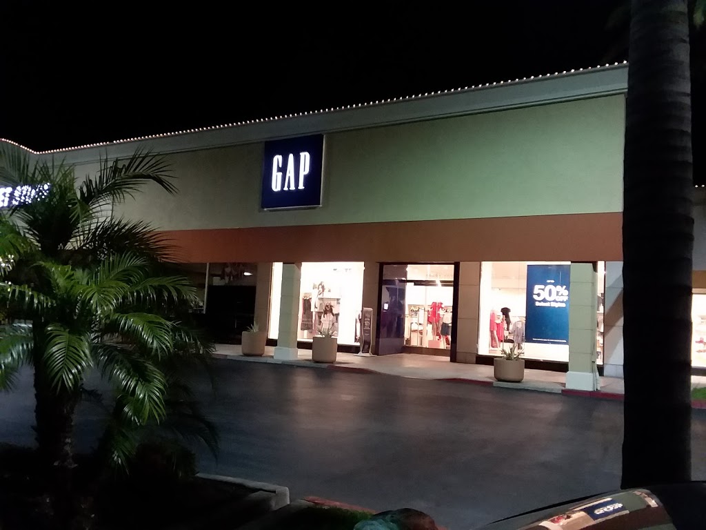 Gap - with Curbside Pickup | 18681 Main St #C, Huntington Beach, CA 92648, USA | Phone: (714) 847-0205