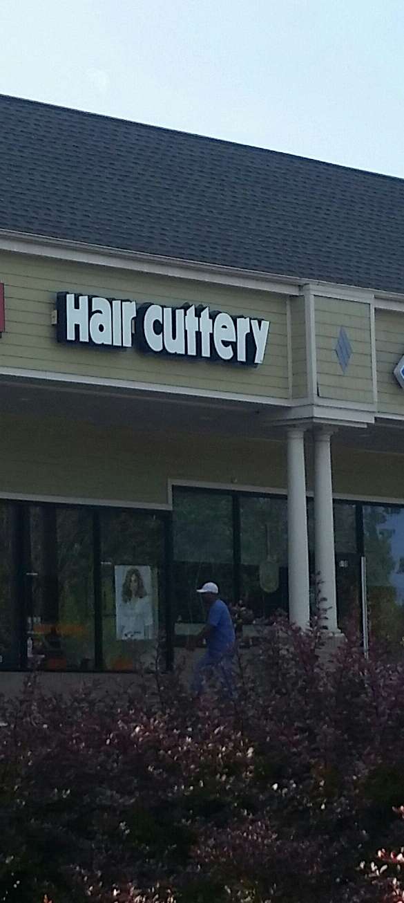 Hair Cuttery | 5155 Waterway Dr, Montclair, VA 22025, USA | Phone: (703) 583-1775