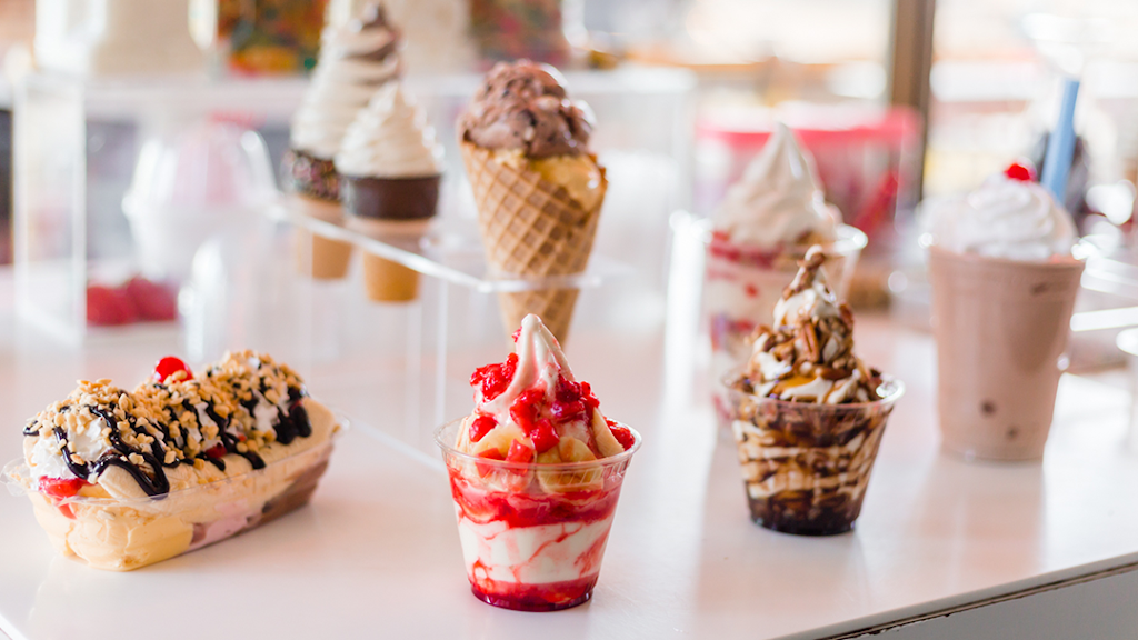 Desert Swirl Frozen Yogurt and Ice Cream | 4273 W Thunderbird Rd, Phoenix, AZ 85053, USA | Phone: (602) 548-0979