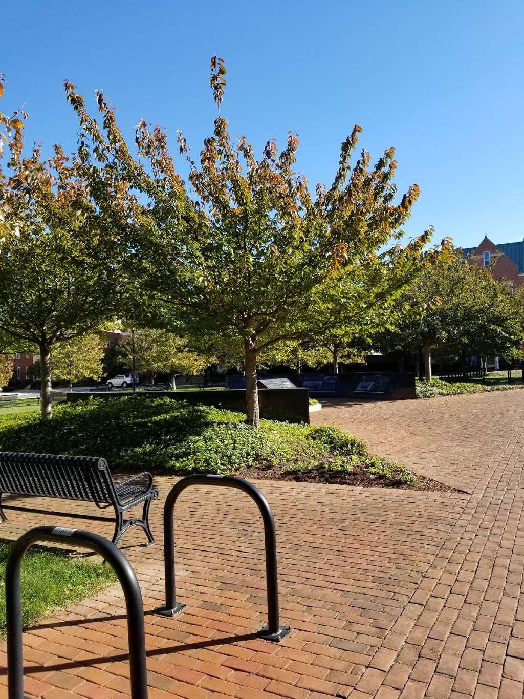 Neighborhood Park | 2401 Main Line Blvd, Alexandria, VA 22301, USA