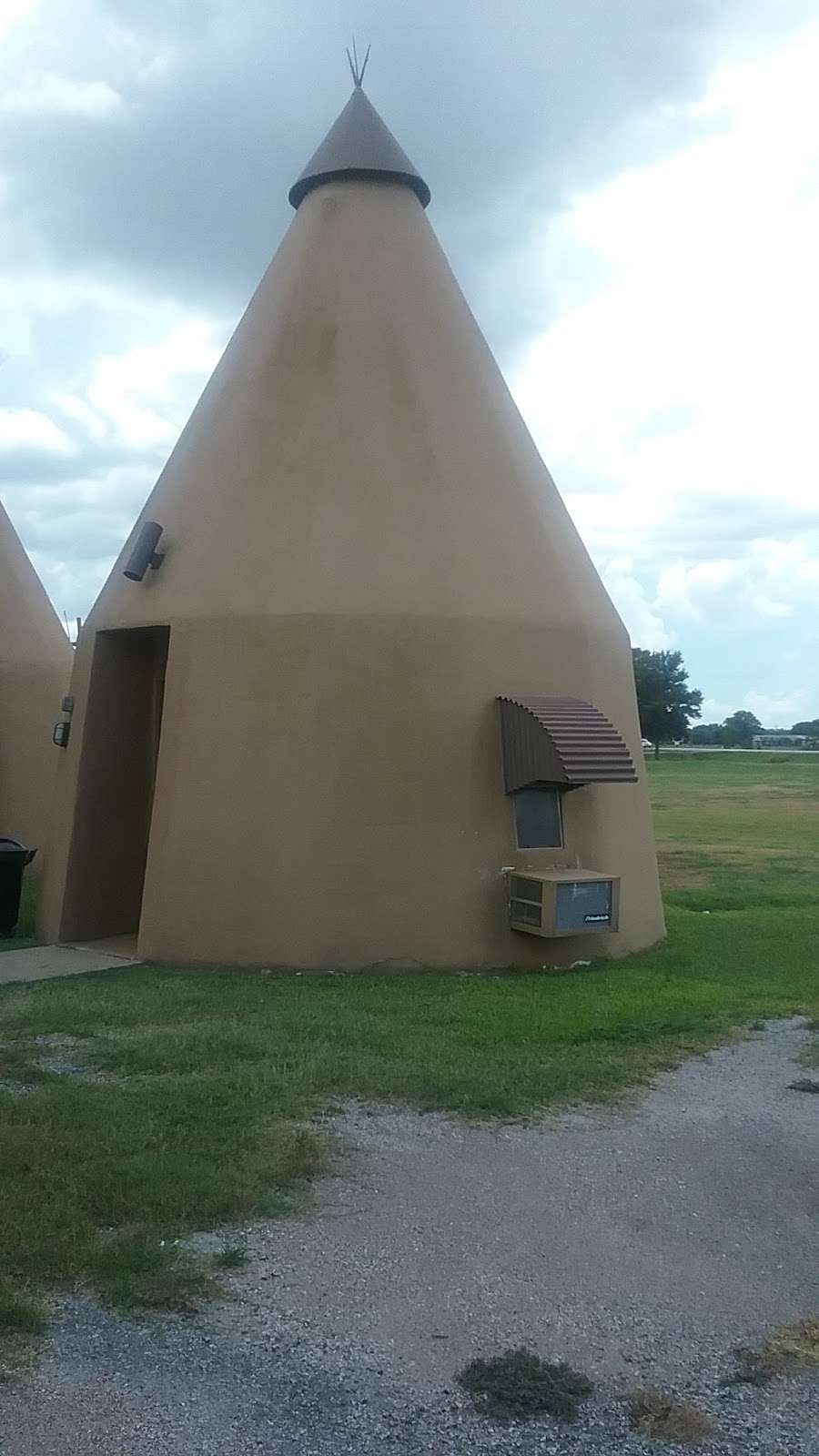 Teepee Motel & RV Park | 4098 E. Business 5 R, Wharton, TX 77488 | Phone: (979) 282-8474