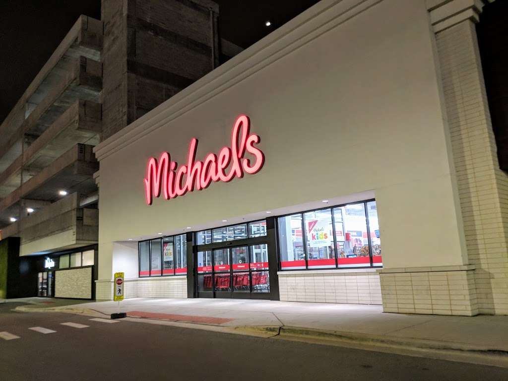 Michaels | 2490 N Elston Ave, Chicago, IL 60647, USA | Phone: (773) 904-2845