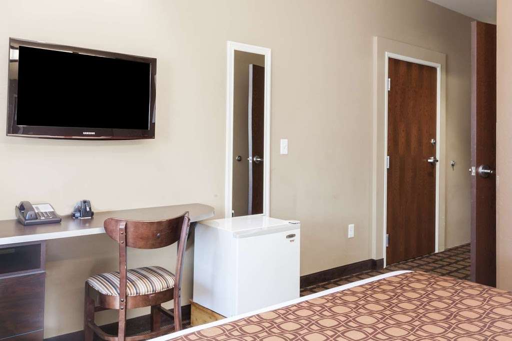 Microtel Inn & Suites by Wyndham Wheeler Ridge | 5620 Del Sol Dr, Arvin, CA 93203, USA | Phone: (661) 241-6666