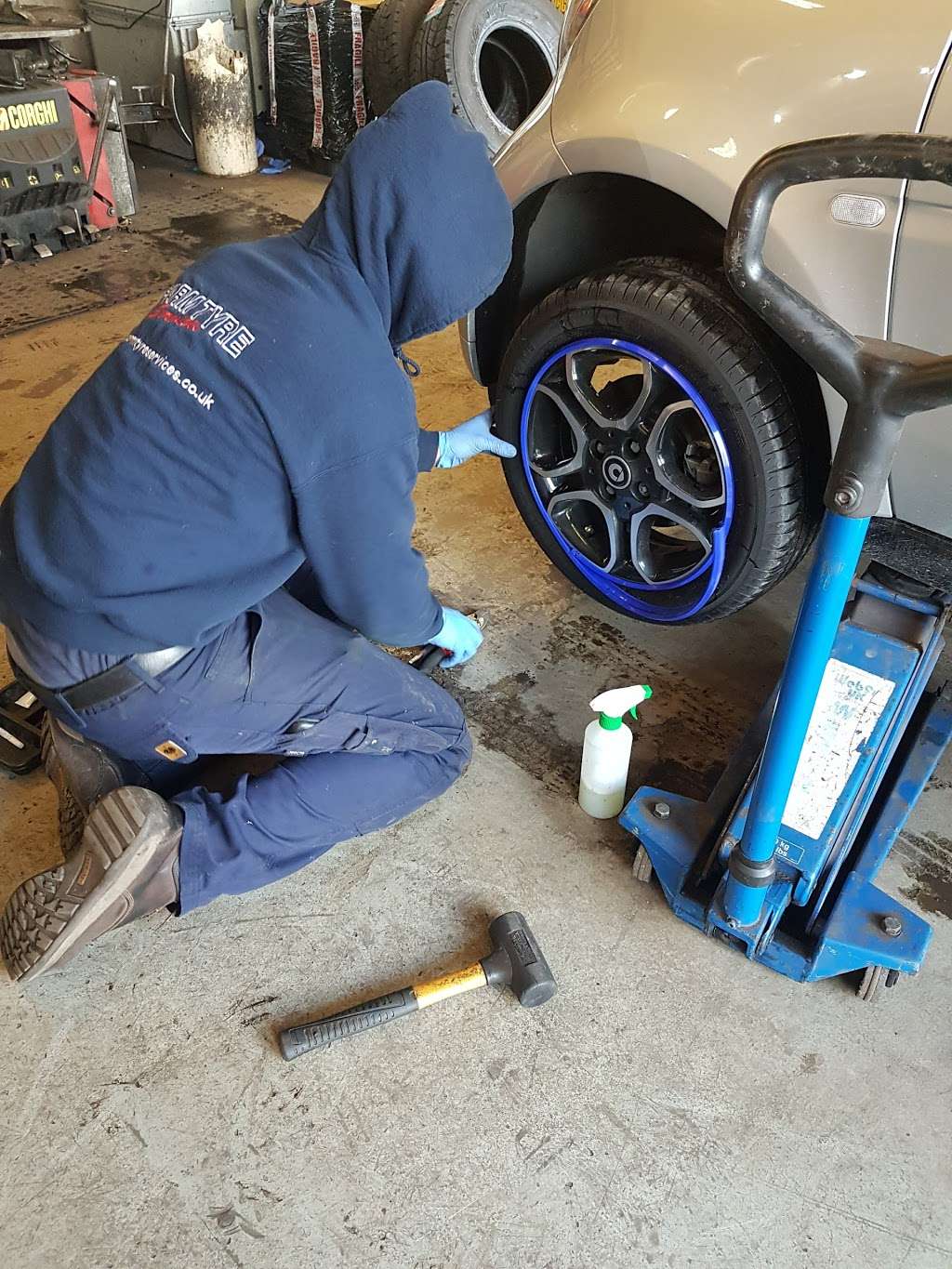 Farm Tyre Services - car repair  | Photo 9 of 10 | Address: Sewardstone Rd, London, Waltham Abbey, London E4 7RH, UK | Phone: 020 8529 0971