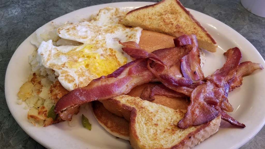 Readington Diner | 452 US-22, Whitehouse Station, NJ 08889 | Phone: (908) 534-6777