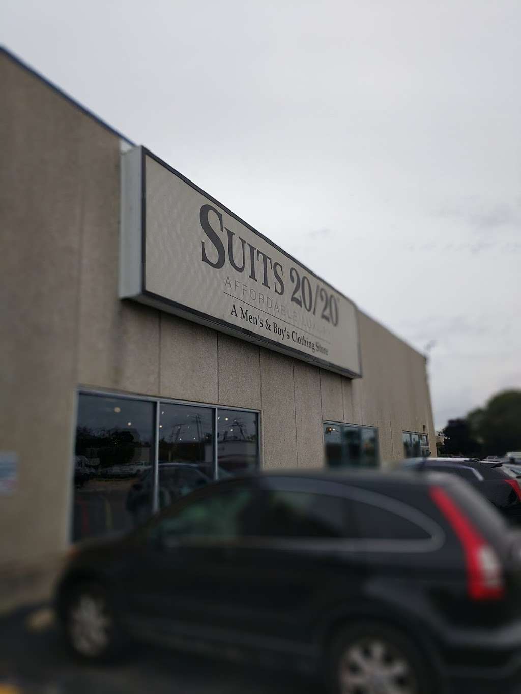 Suits 20/20 | 7651 N Caldwell Ave, Niles, IL 60714, USA | Phone: (847) 676-2020