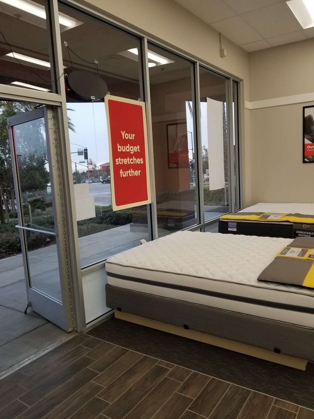 Mattress Firm Falcon Ridge Town Center | 15258 Summit Ave Ste 400, Fontana, CA 92336, USA | Phone: (909) 550-0209