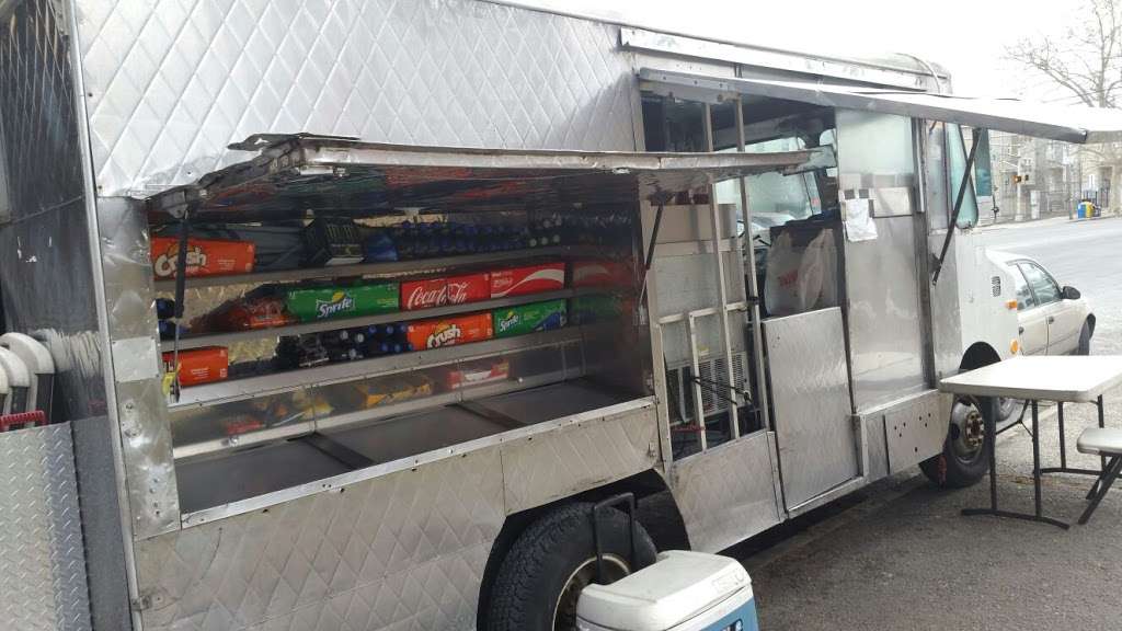 Oscars Lunch Truck | 874-, 884 Broadway, Newark, NJ 07104, USA | Phone: (973) 418-1770