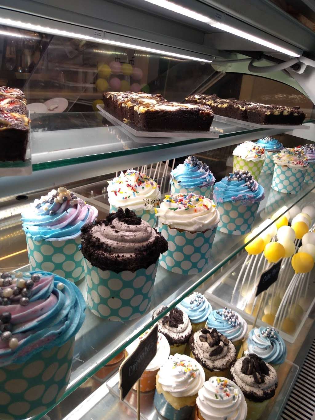 Candy & Cones | 3555 S Ocean Dr, Hollywood, FL 33019 | Phone: (954) 602-6000