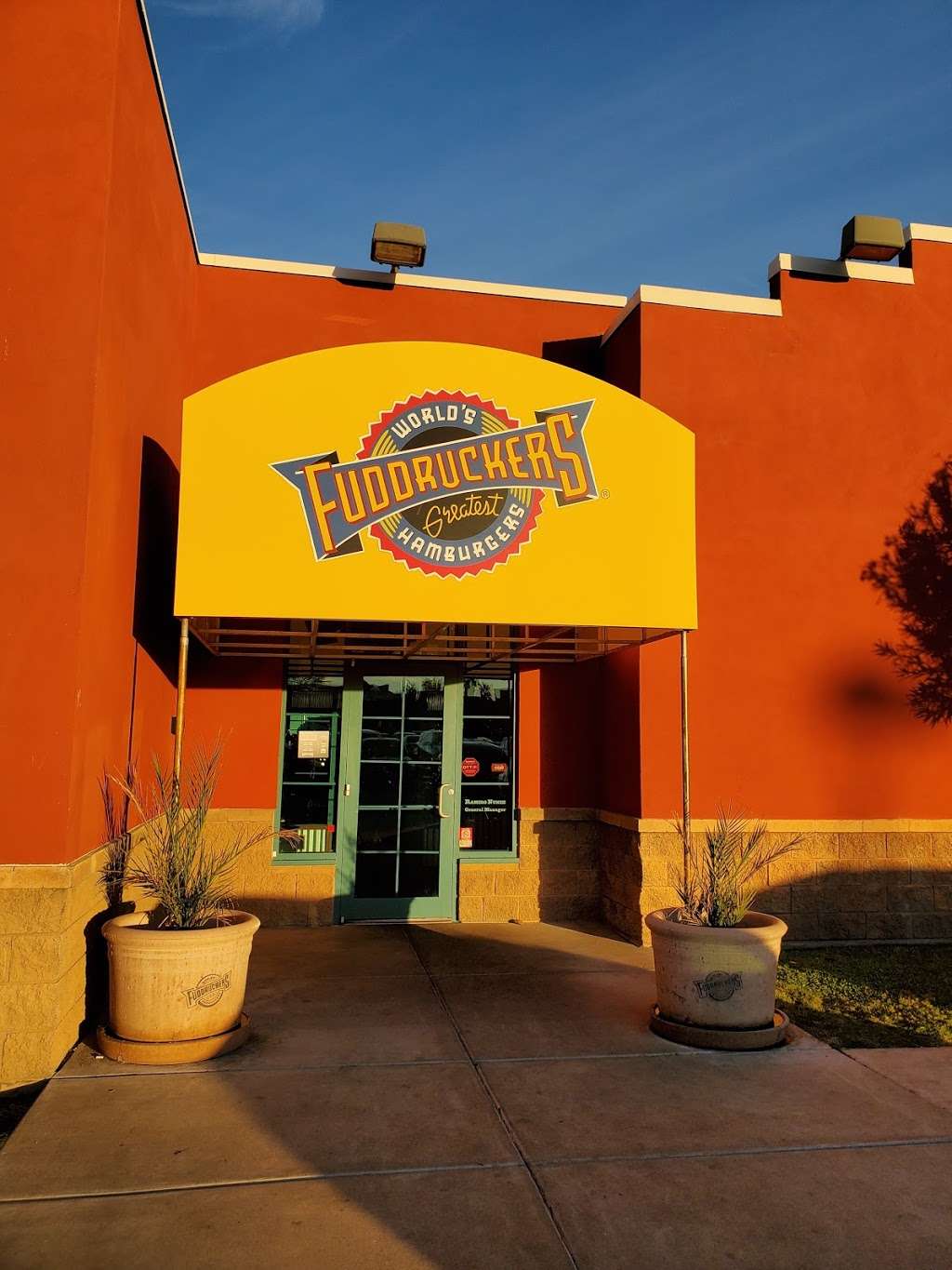 Fuddruckers | 7704 W Bell Rd, Glendale, AZ 85308 | Phone: (623) 979-8826