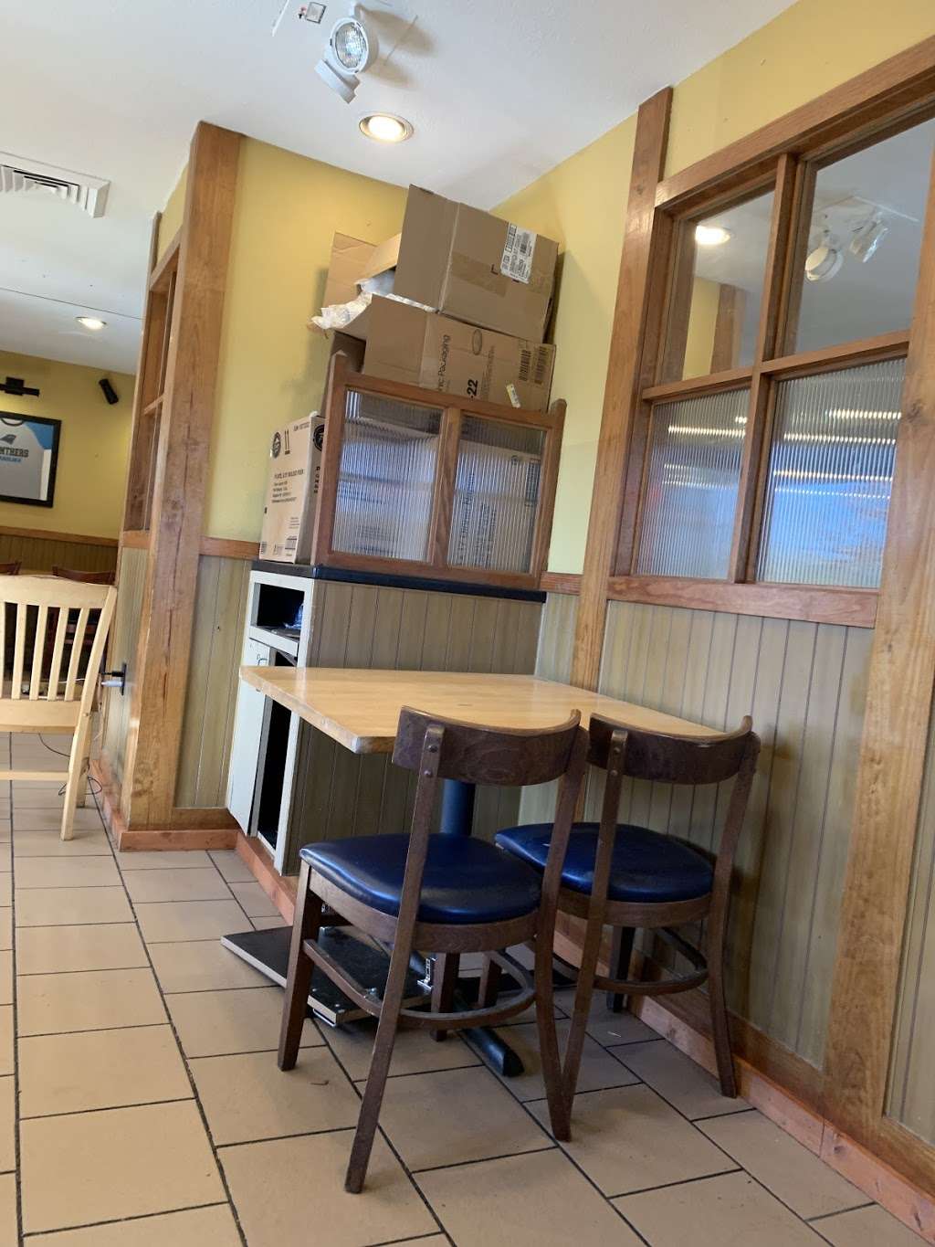Pizza Hut | 685 Park St, Belmont, NC 28012, USA | Phone: (704) 825-7335