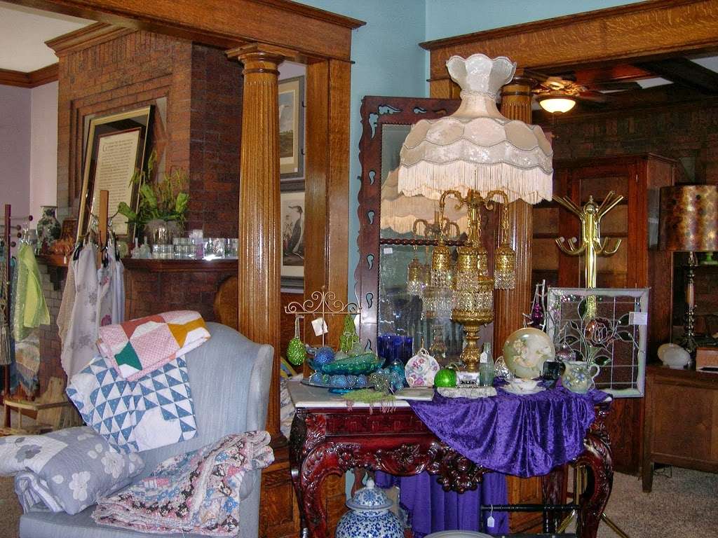 Pizzazz Antiques & Boutique | 225 E South St, Lebanon, IN 46052, USA | Phone: (765) 484-8739