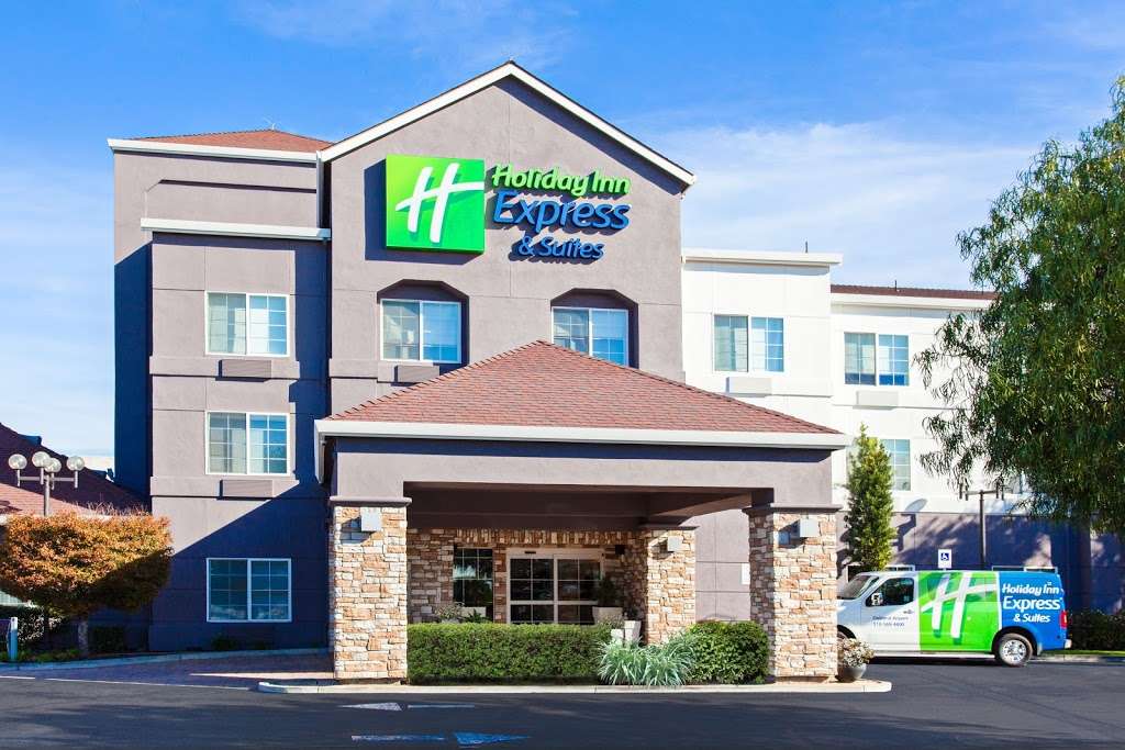 Holiday Inn Express & Suites Oakland-Airport | 66 Airport Access Rd, Oakland, CA 94603 | Phone: (510) 569-4400