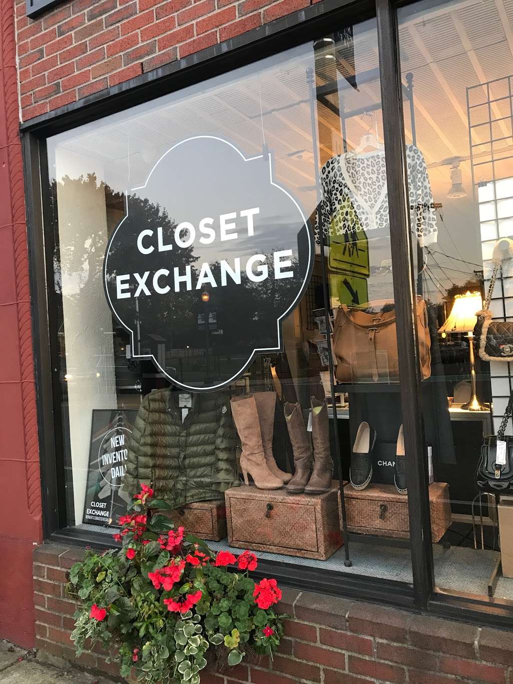 Closet Exchange Main Retail Store | 906 Great Plain Ave, Needham, MA 02492, USA | Phone: (781) 449-2500