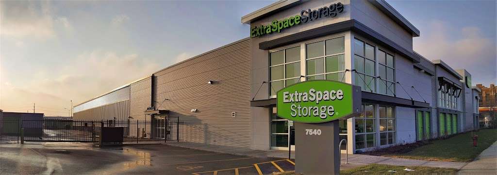 Extra Space Storage | 7540 McCormick Blvd, Skokie, IL 60076, USA | Phone: (847) 673-7330