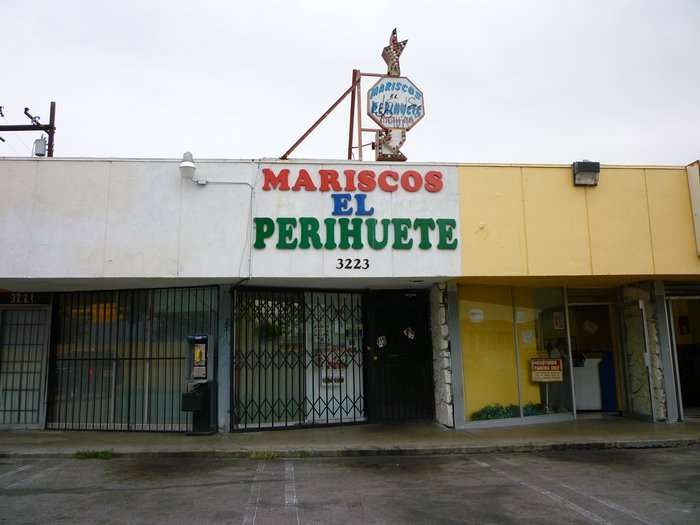 Mariscos El Perihuete | 3223 Tweedy Blvd, South Gate, CA 90280 | Phone: (323) 566-6726