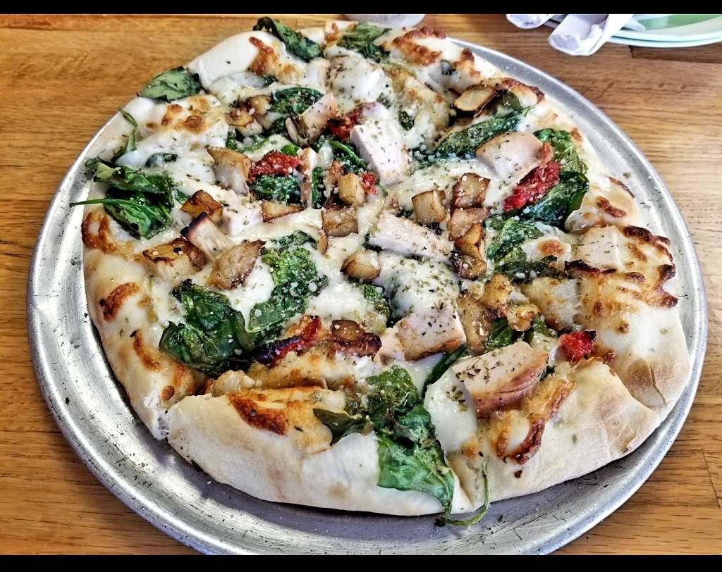 Bommaritos Pizzeria | 8916 Gravois Rd, St. Louis, MO 63123, USA | Phone: (314) 638-1300