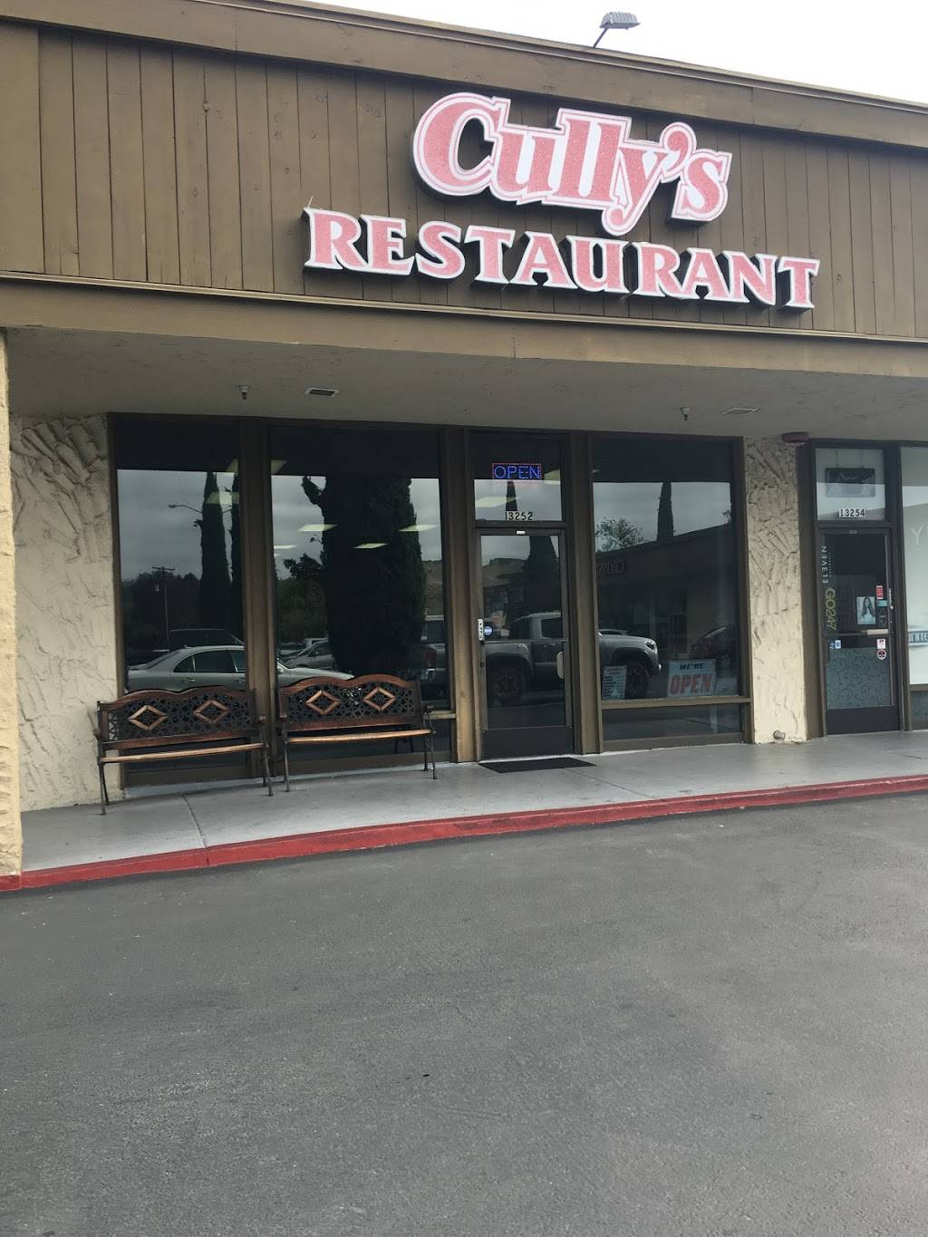 Cullys Restaurant | 13252 Poway Rd, Poway, CA 92064, USA | Phone: (858) 748-1558