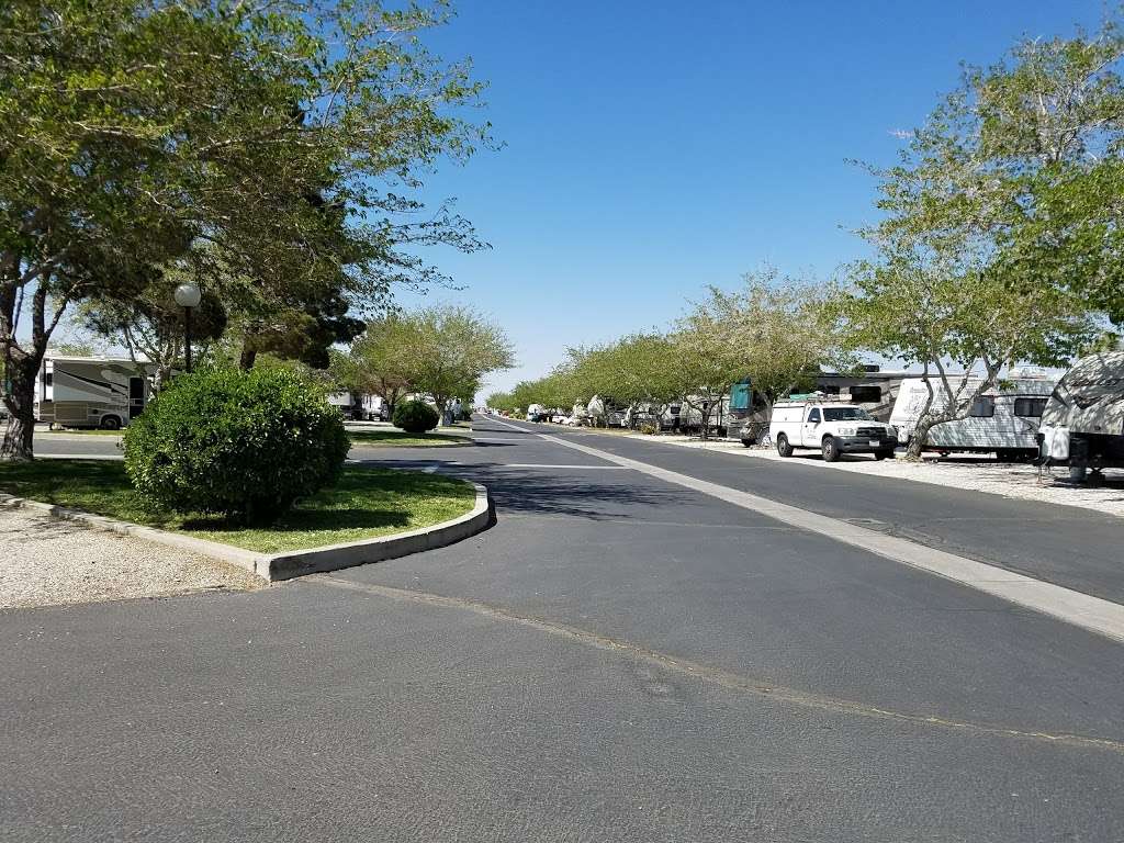 Desert Willow RV Resort | 12624 Main St, Hesperia, CA 92345, USA | Phone: (760) 949-0377