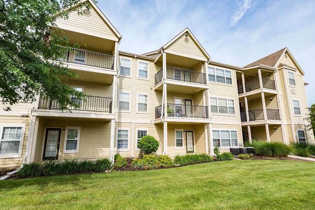 Brookstone Village Apartments | 1900 S Brookstone Village Dr, Independence, MO 64057 | Phone: (816) 844-6224