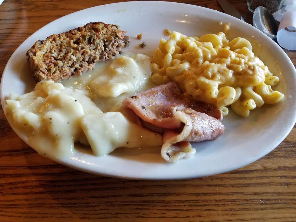 Cracker Barrel Old Country Store | 300 Belle Hill Rd, Elkton, MD 21921 | Phone: (410) 620-4500