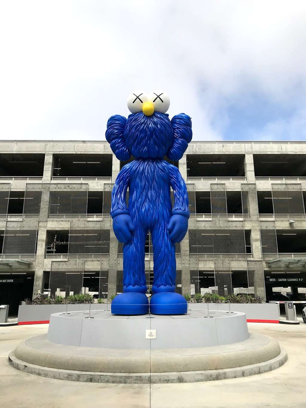 KAWS BFF Statue | 4211010097, Los Angeles, CA 90094, USA