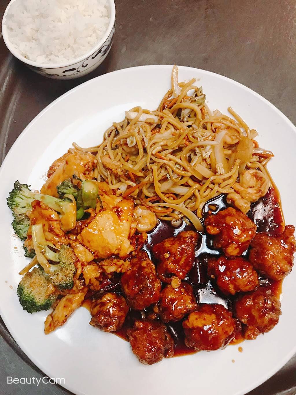 China House | 2001 Lincoln Way #260, White Oak, PA 15131, USA | Phone: (412) 678-8800