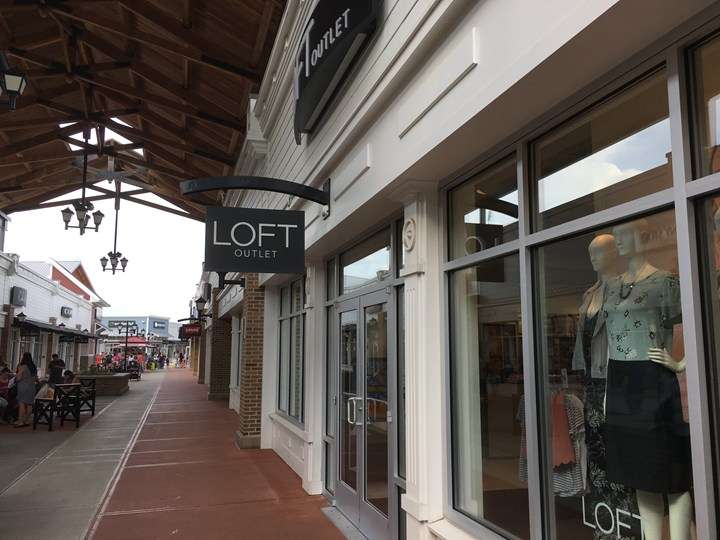 LOFT Outlet | 80 Premium Outlets Blvd, Merrimack, NH 03054, USA | Phone: (603) 424-7097