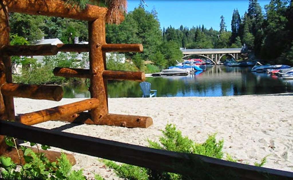 Lakeside Resort | 27500 CA-189, Lake Arrowhead, CA 92352, USA | Phone: (909) 337-1575