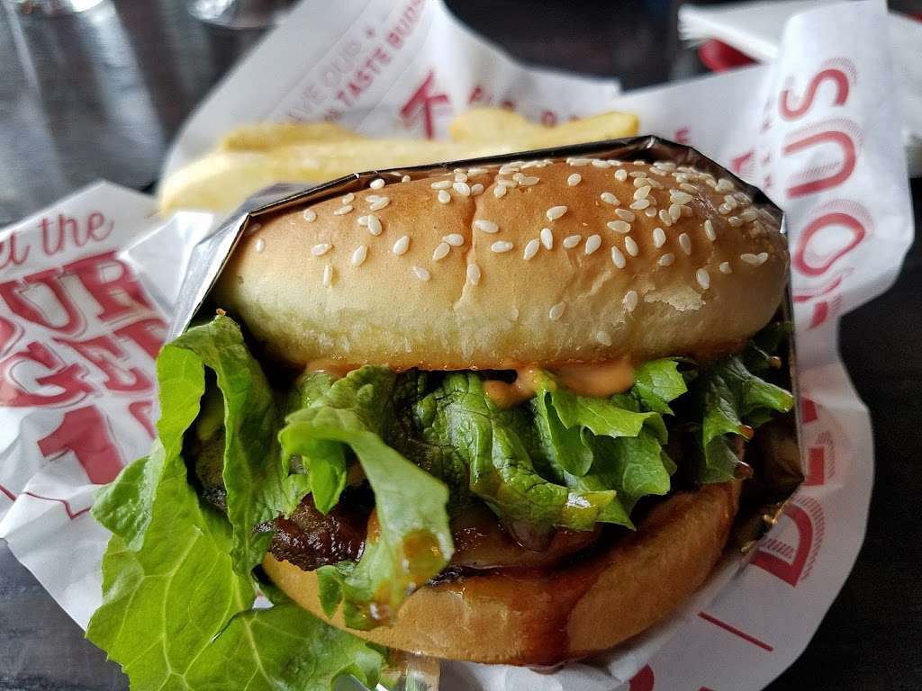 Red Robin Gourmet Burgers and Brews | 7000 E Mayo Blvd, Phoenix, AZ 85054 | Phone: (480) 513-4220