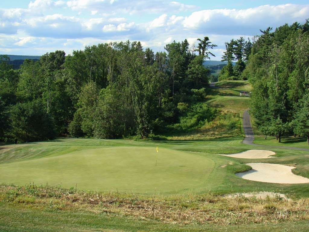 Southmoore Golf Course | 235 Moorestown Dr, Bath, PA 18014, USA | Phone: (610) 837-7200