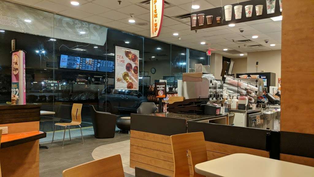 Dunkin Donuts | 1000 Carmans Rd, Massapequa, NY 11758, USA | Phone: (516) 795-1805