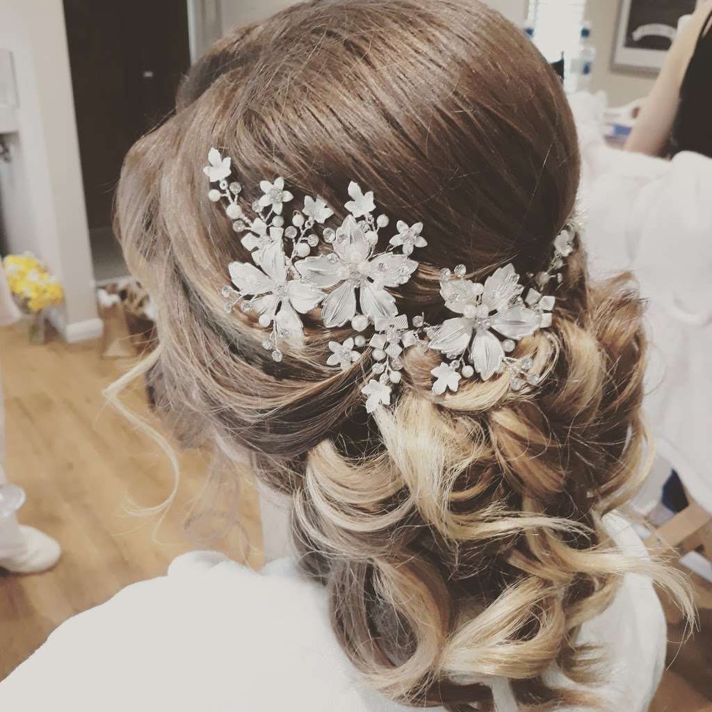 Beckies Bridal Hair | 57 Hazel Way, Crawley Down, Crawley RH10 4EU, UK | Phone: 07879 840105