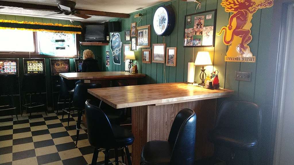 RCs Packer Inn Tavern | 924 S Cogswell Dr, Silver Lake, WI 53170, USA | Phone: (262) 889-8000