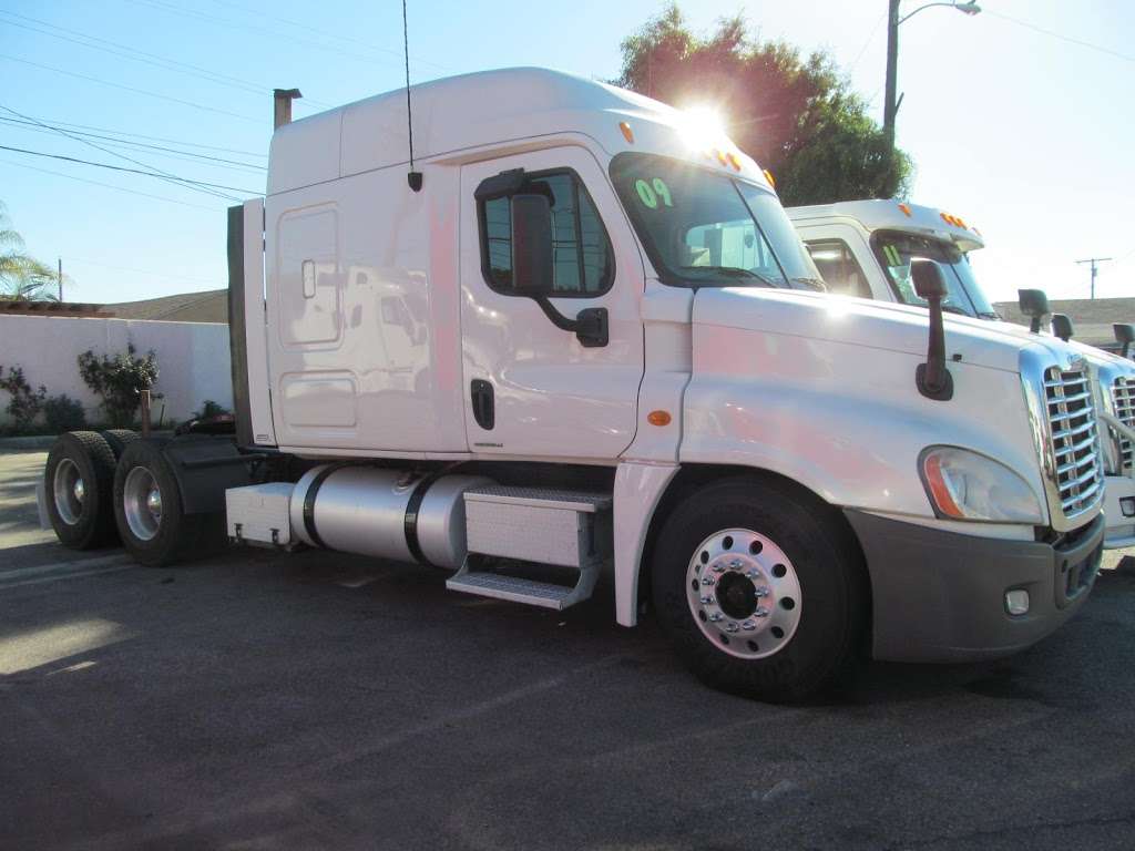 Menos Truck Sales | 720 E Alondra Blvd, Compton, CA 90221, USA | Phone: (310) 763-2610