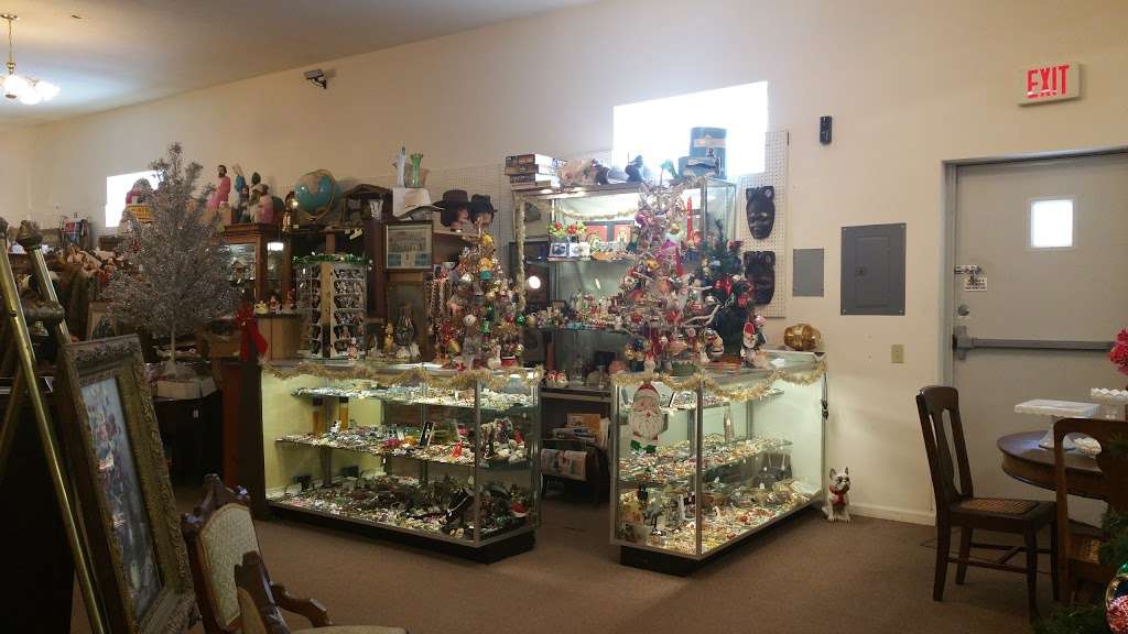 The Antique Market | 3707 N. E, Frontage Rd, Michigan City, IN 46360 | Phone: (219) 879-4084