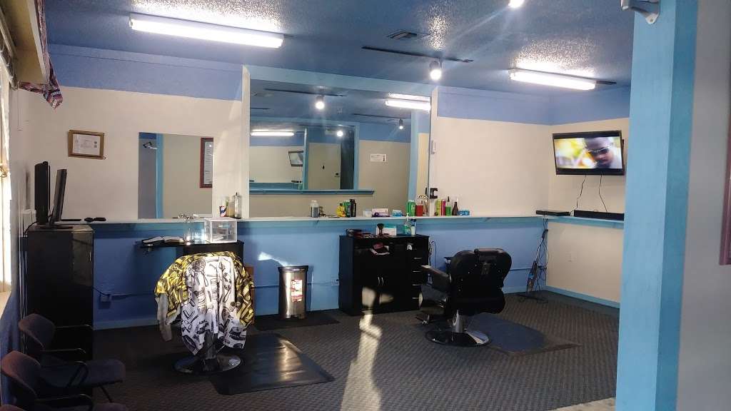 Javier Pro-Cutz Barbershop | 12075 County Hwy 484, Belleview, FL 34420, USA | Phone: (561) 584-1249