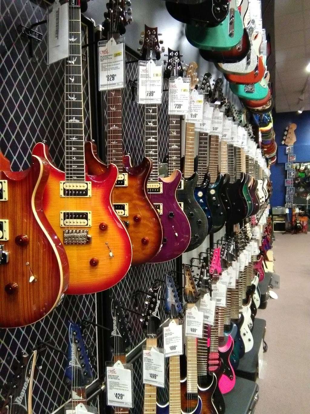 Guitar Center | 2601 Interstate 35E, Frontage Road #400, Lewisville, TX 75067, USA | Phone: (972) 459-1864