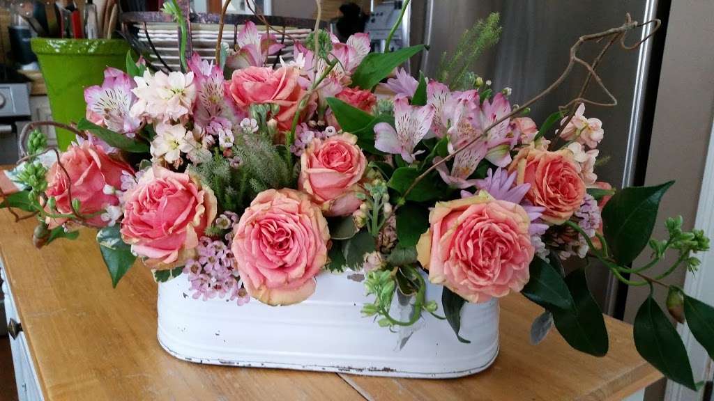 Ritas Floral Touch | 3310, 37 Katrina Cir, Bethel, CT 06801 | Phone: (203) 748-8900