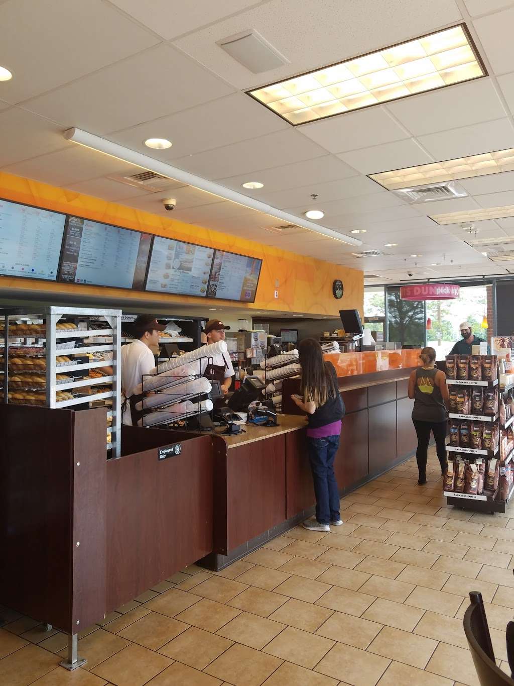 Dunkin Donuts | 44110 Ashburn Village Blvd #184, Ashburn, VA 20147, USA | Phone: (571) 442-8253