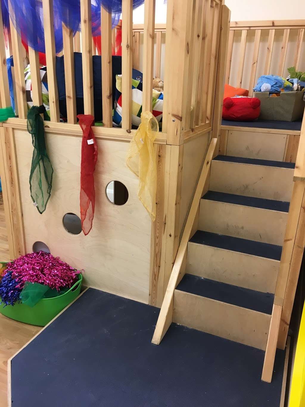 Little Explorers Kindergarten & Nursery Hive | 2 Hive Ln, Northfleet, Gravesend DA11 9DE, UK | Phone: 01474 537300