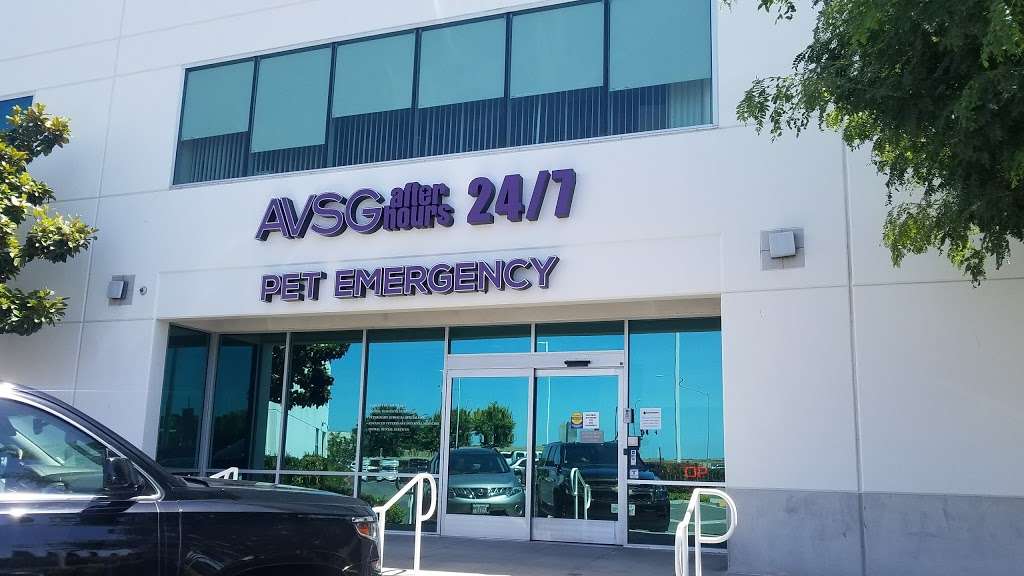 Animal Dermatology Clinic | 2965 Edinger Ave, Tustin, CA 92780, USA | Phone: (949) 936-0066