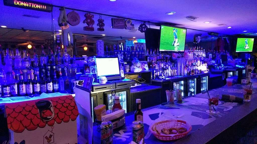 Coins Sports Bar | 1714 52nd St, Kenosha, WI 53140, USA | Phone: (262) 652-5028