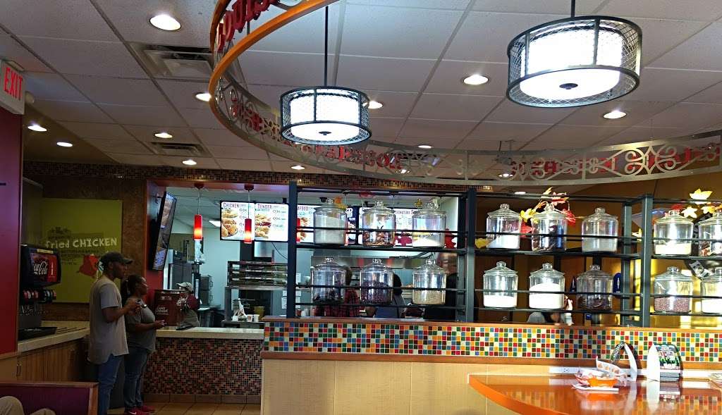 Popeyes Louisiana Kitchen | 39462 Trade Center Dr, Palmdale, CA 93551, USA | Phone: (661) 274-2575