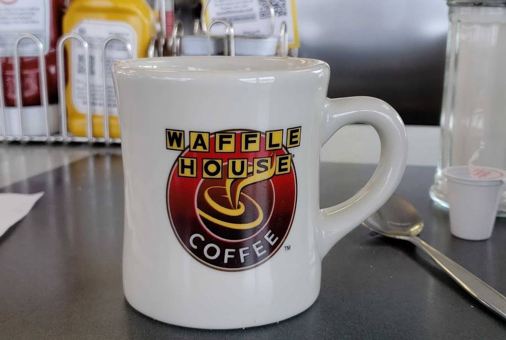 Waffle House | 1699 NE Douglas St, Lees Summit, MO 64086, USA | Phone: (816) 246-5690