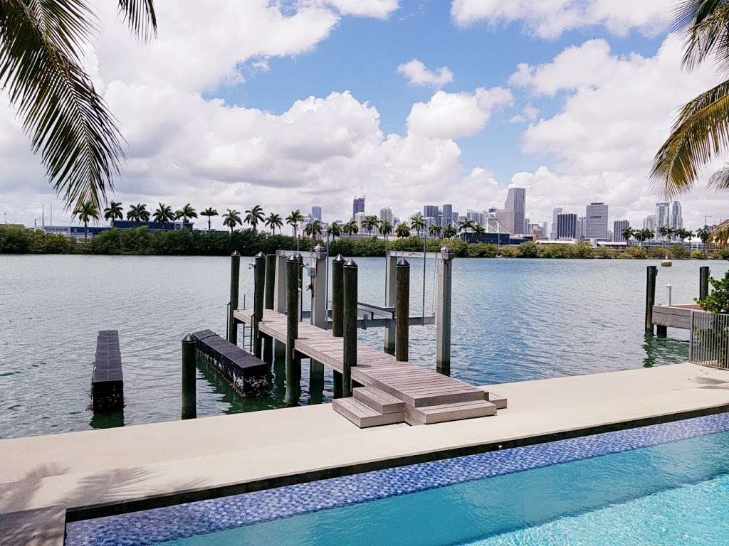 Rent Loft | 251 N Coconut Ln, Miami Beach, FL 33139, USA | Phone: (305) 467-0661
