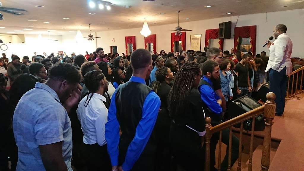Praise Temple Church of God | 805 S Orange Ave, Newark, NJ 07106 | Phone: (973) 373-6445