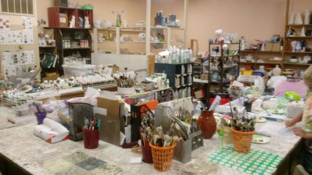 Sallys Ceramics | 226 N Maple St, Pittsboro, IN 46167, USA | Phone: (317) 892-4091