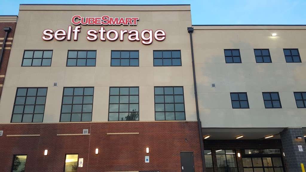 CubeSmart Self Storage | 11925 Santa Fe Trail Dr, Lenexa, KS 66215 | Phone: (913) 214-1440