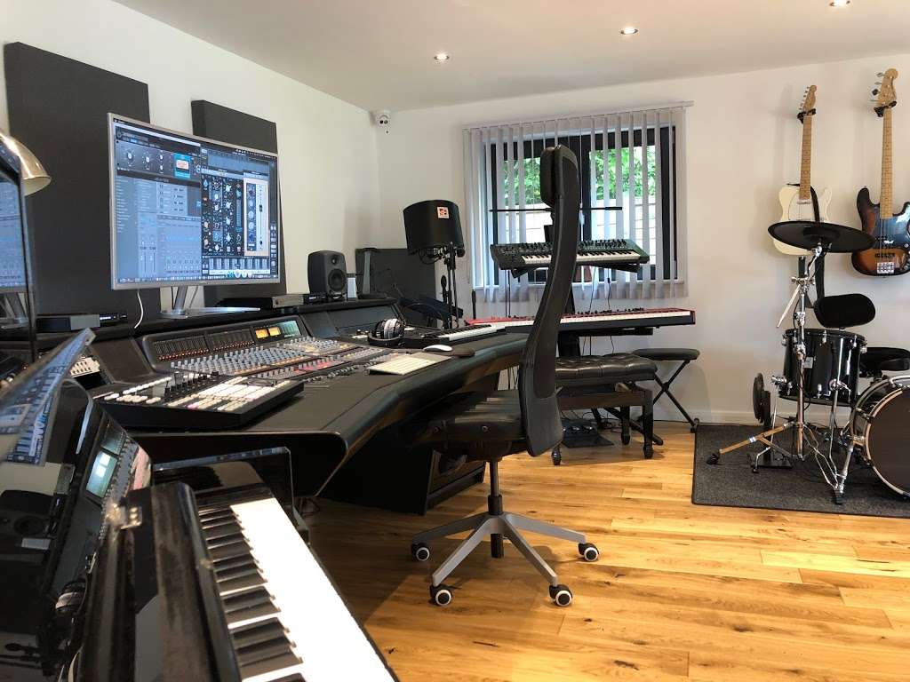 Promenade Recording Studios | 15A Park Ave, Potters Bar EN6 5EN, UK | Phone: 07858 464347